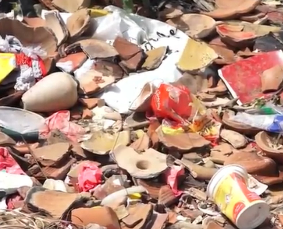 Materiais destruídos durante invasão — Foto: Reprodução TV Sudoeste