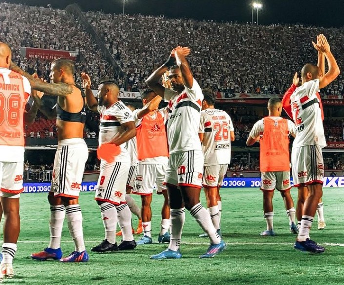 São Paulo celebra classificação às oitavas da Sul-Americana (Foto: Reprodução/Instagram)