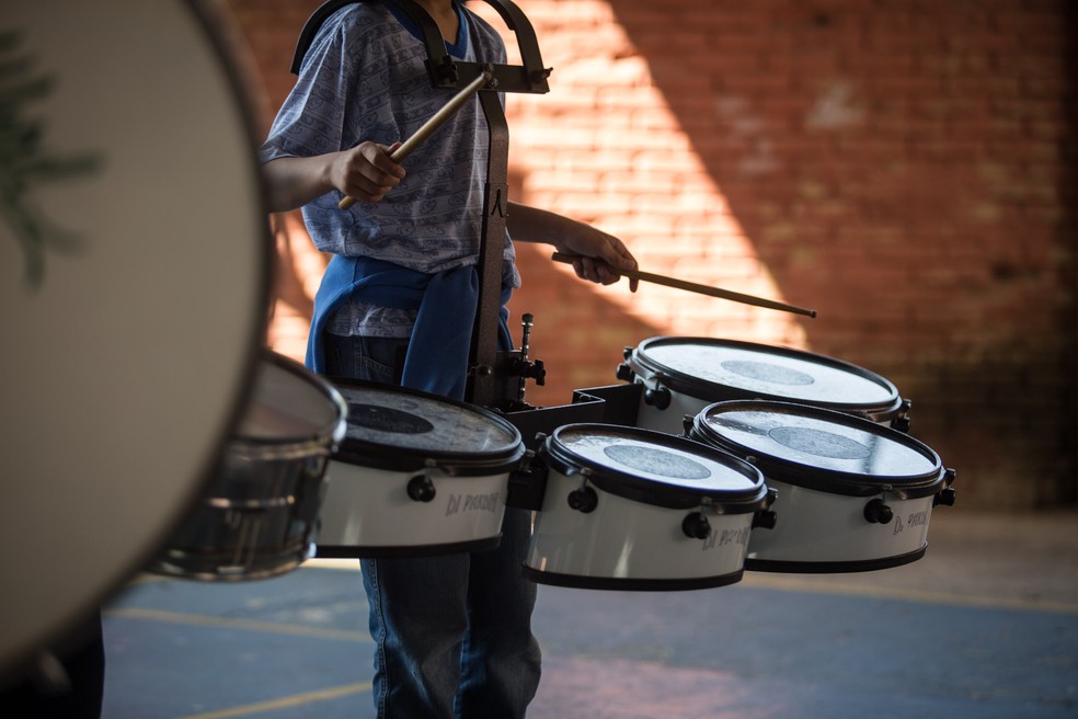 Administradores e especialistas afirmam que falta uma política de governo ampla para apoiar o ensino de música nas escolas. — Foto: Fábio Tito/G1