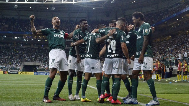 Palmeiras comemora gol contra o Guaraní