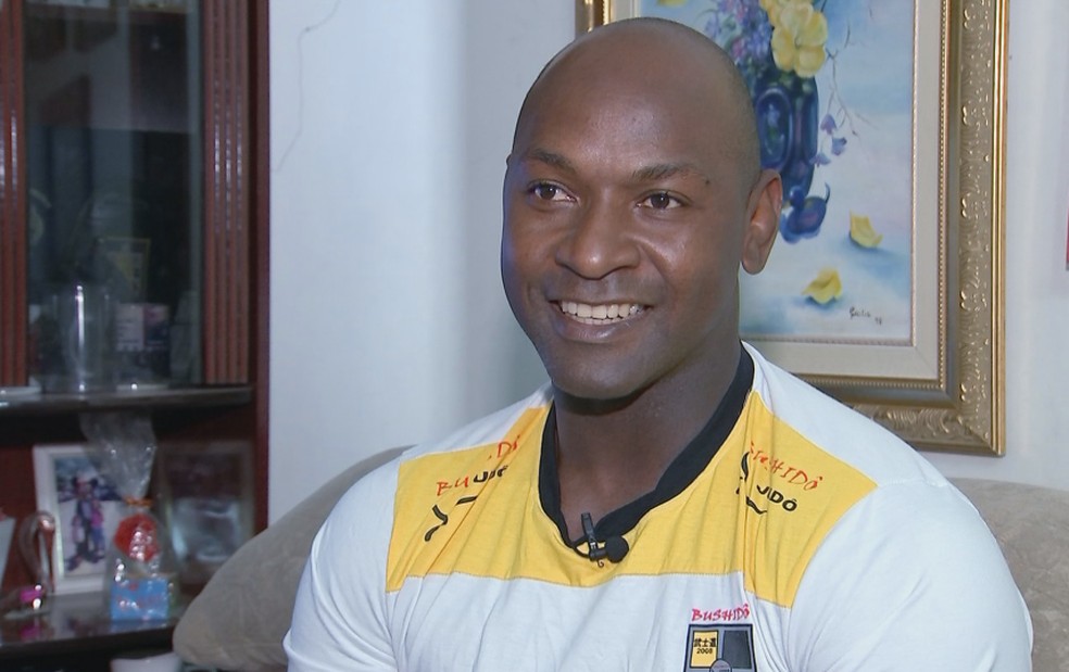 Corpo de Mário Sabino, ex-judoca olímpico, foi enterrado em Bauru — Foto: Reprodução/TV TEM