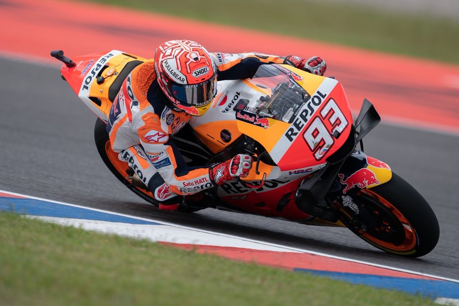 MÃ¡rquez passeia em Termas, lidera de ponta a ponta e fatura o GP da Argentina. Rossi Ã© 2Âº