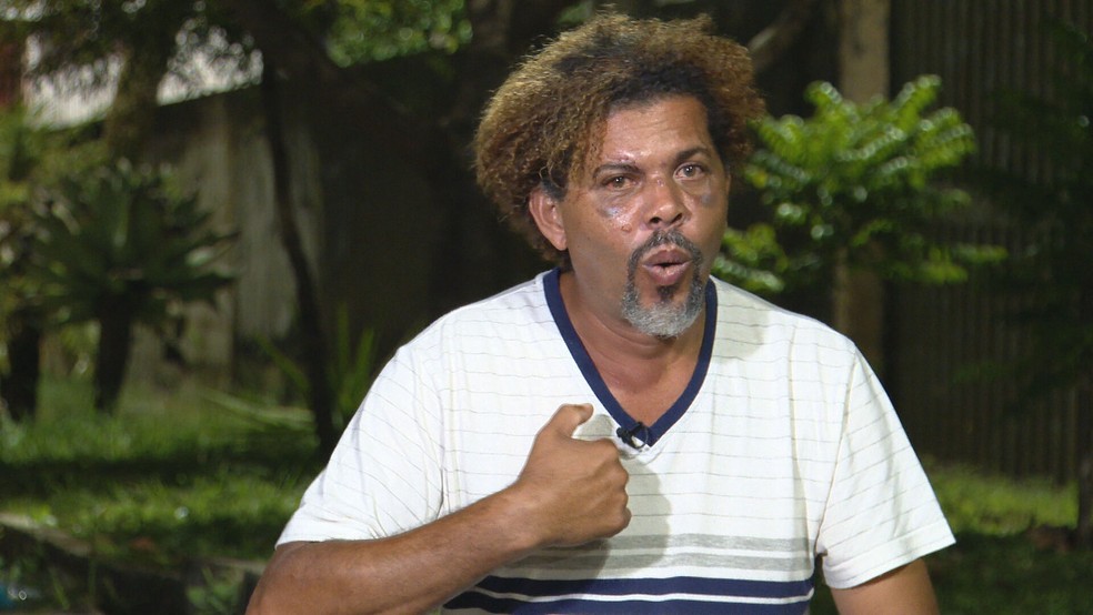Sem-teto Givaldo Alves, de 48 anos, afirma que foi procurado por mulher de personal trainer, em Planaltina, no DF — Foto: TV Globo/Reprodução