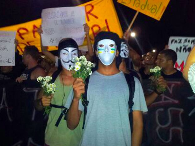 Manifestantes em Vitória. (Foto: Juliana Borges/ G1ES)