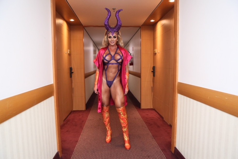 Juju Salimeni mostra corpo definido para desfile em São Paulo (Foto: Celso Tavares/G1)