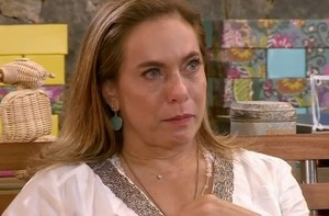 Zizi e Luiza Possi levam Cissa Guimarães às lágrimas (TV Xuxa / TV Globo)