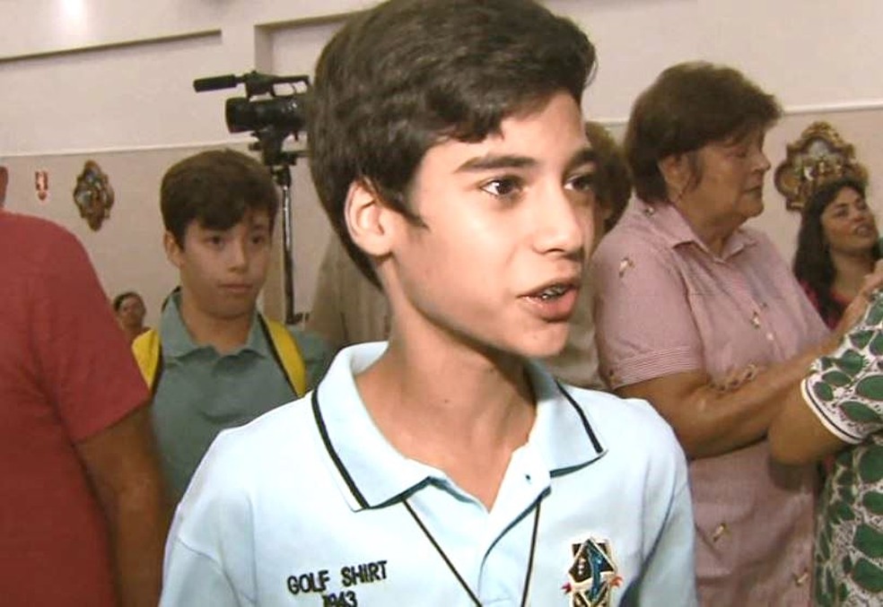 'Implorei ao padre Donizetti e ele desentortou os pezinhos', diz mãe de menino que recebeu ...