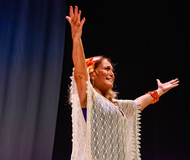 Susana Vieira se emociona ao voltar aos palcos (Foto: Brazil News)