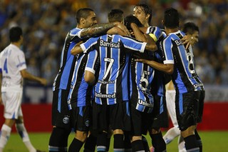 Grêmio supera era Barcos, divide gols em 2015 e cria meias goleadores
