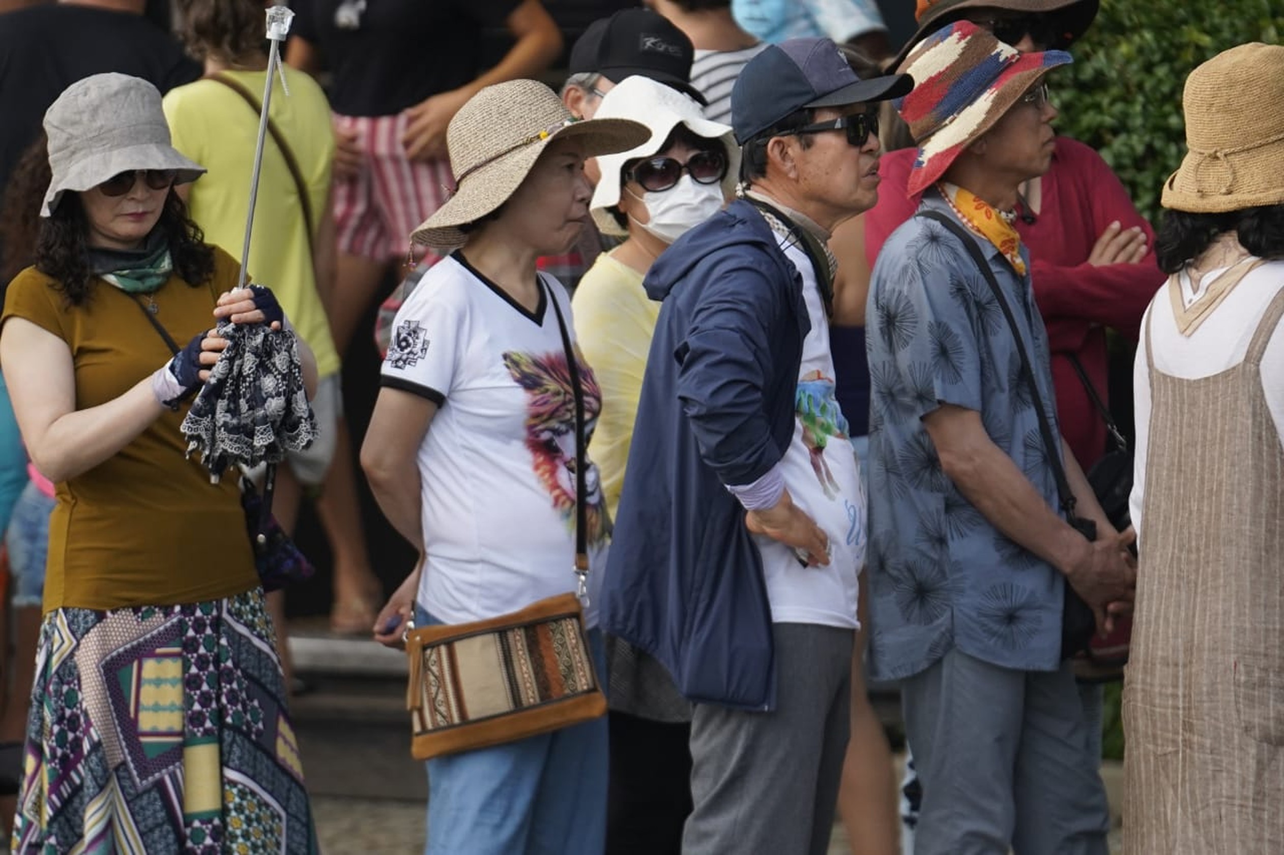 Visitantes usam máscara no Bondinho Pão de Açúcar — Foto: Marcos Serra Lima/G1