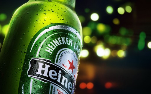 Por que a garrafa da Heineken e verde?