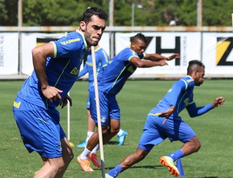 Rhodolfo minimiza retrospecto 100% contra times de SC e prevê jogo difícil