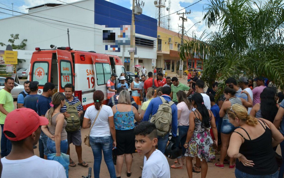 Populares acompanharam a ação que terminou com morte do vigilante (Foto: Weslei Santos/Blog do Sigi Vilares)