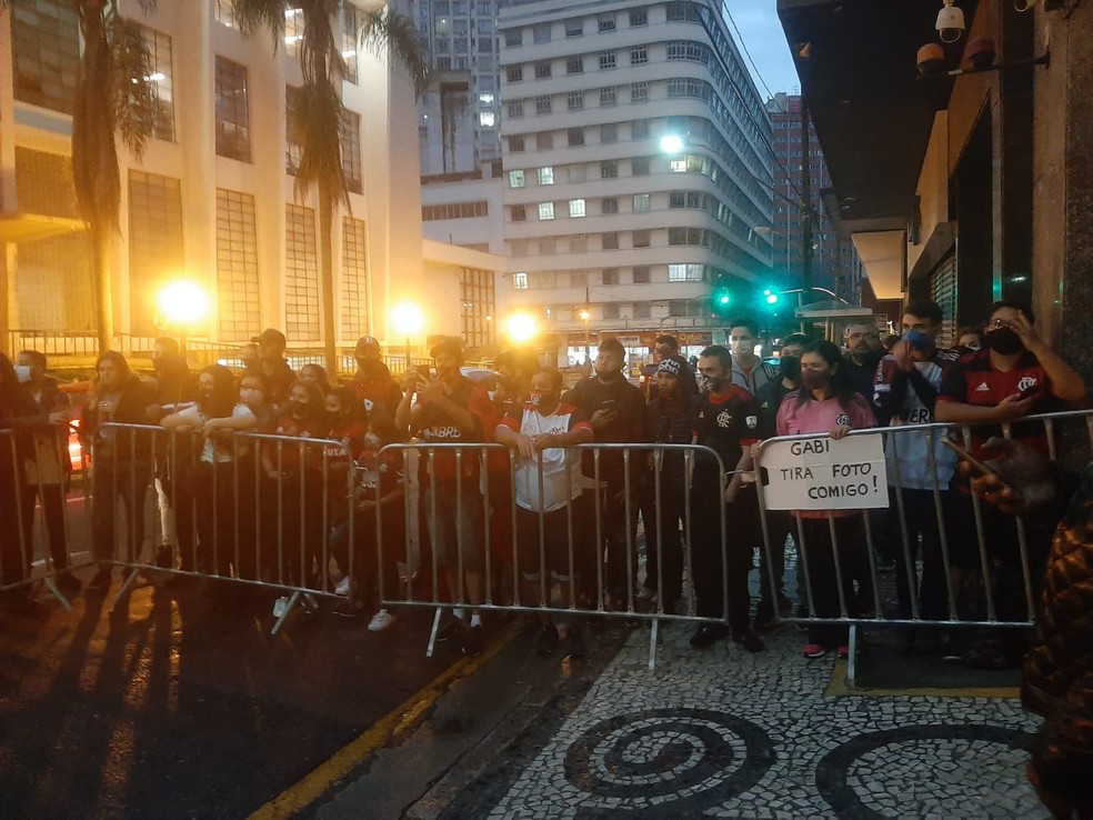 Torcida Flamengo Curitiba — Foto: Felipe Schmidt