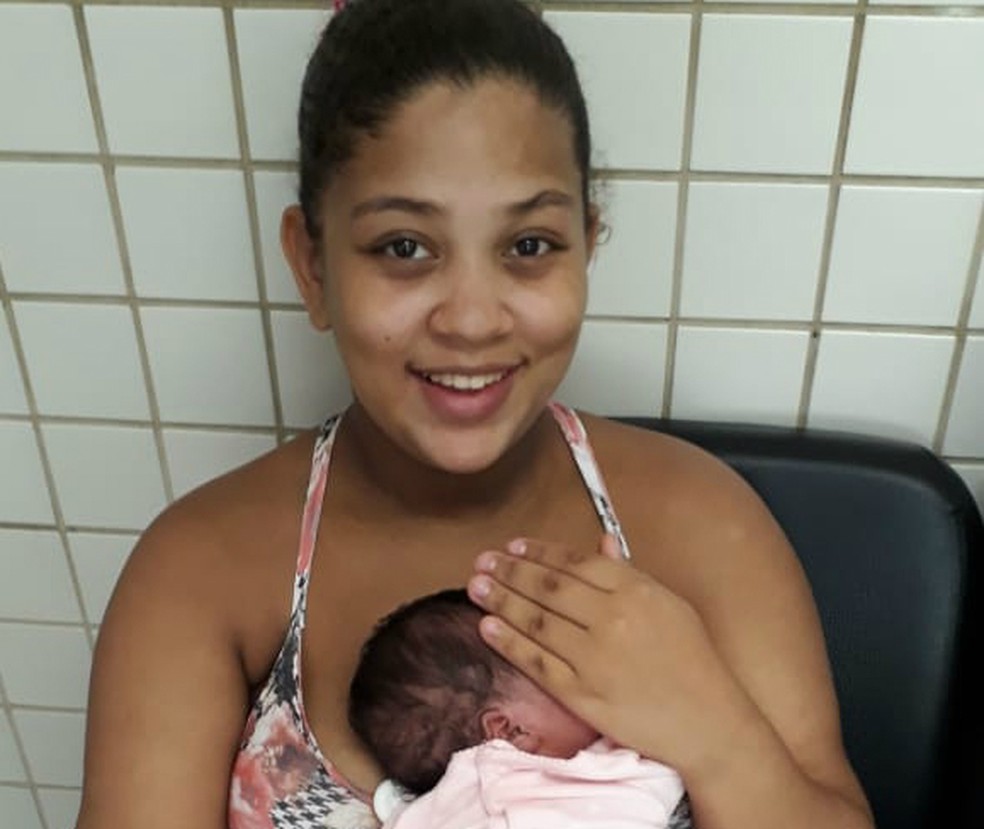 Criança foi devolvida a mãe depois de uma ligação anônima na manhã deste domingo (14). — Foto: Ana Andrade / Arquivo Pessoal