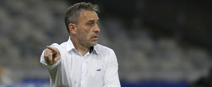 Paulo Bento não é mais técnico do Cruzeiro; diretoria foca em Mano