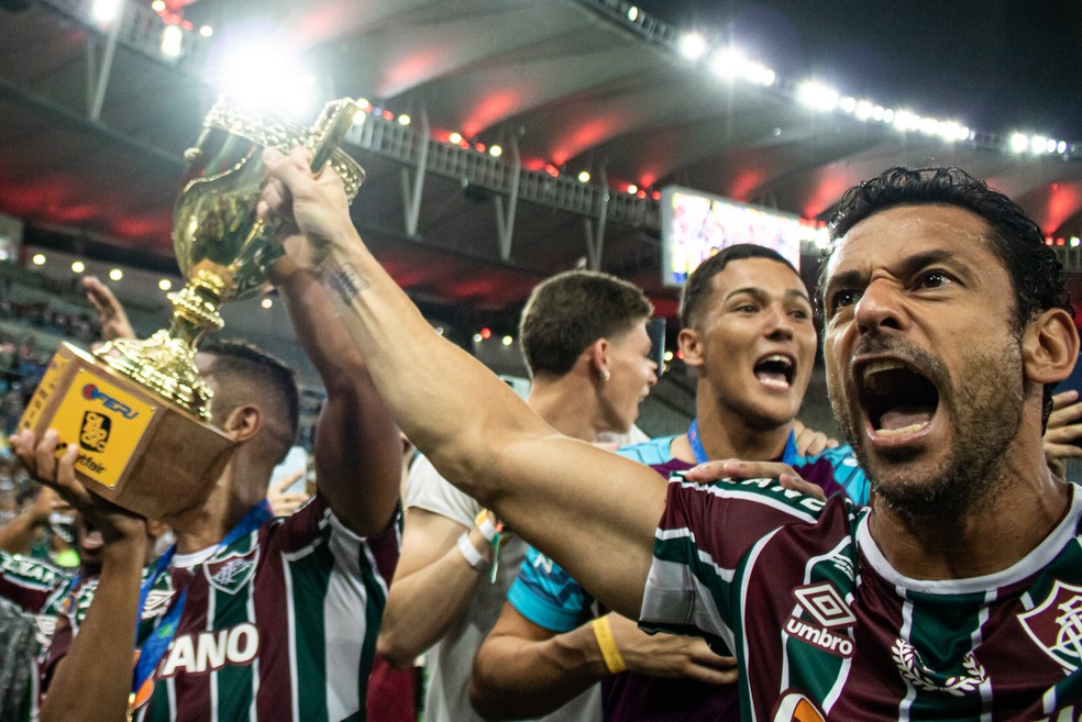 Fred comemora título no Maracanã — Foto: Leonardo Brasil/Fluminense