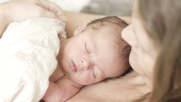 O recém-nascido é capaz de reconhecer a mãe, sim (Foto: Thinkstock)