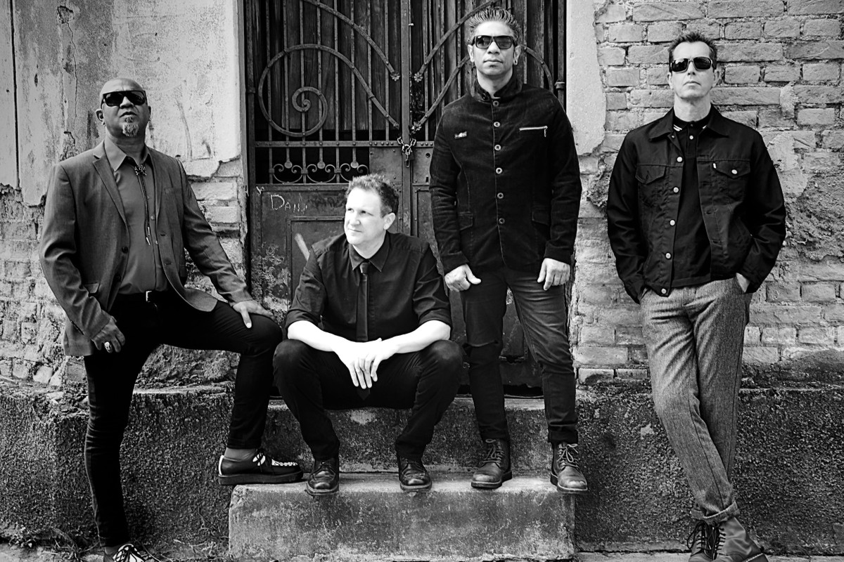 Plebe Impolite versa sobre ‘desolação’ do Homem na lua em unmarried do álbum ‘Evolução 2’ |  Weblog do Mauro Ferreira