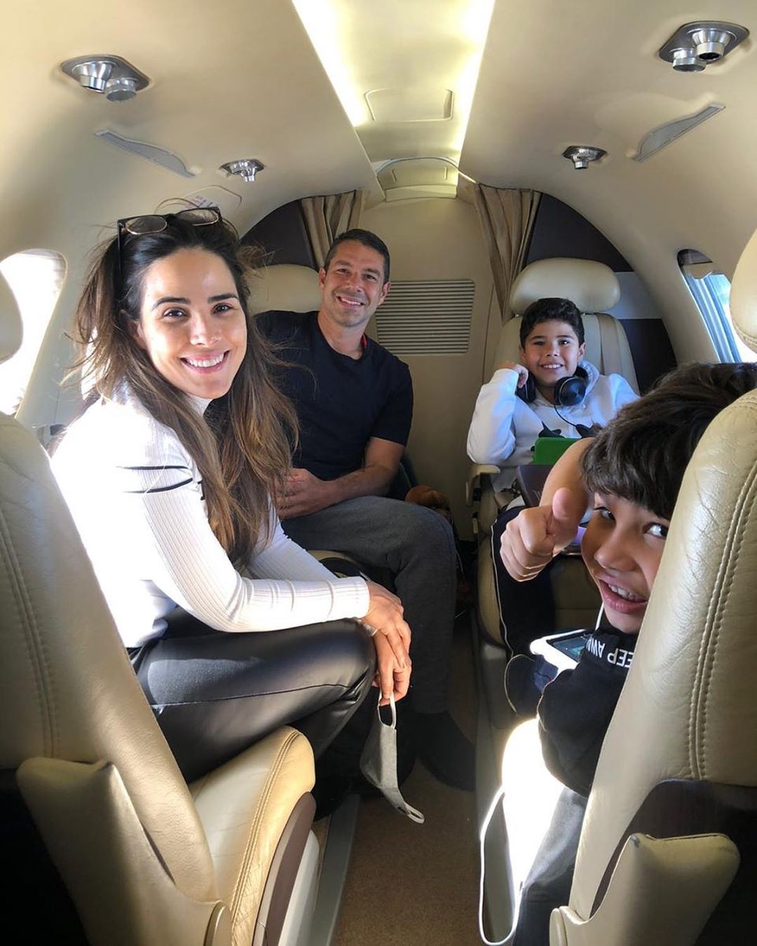 Wanessa Camargo, Marcus Buaiz e os dois filhos (Foto: Reprodução/Instagram)