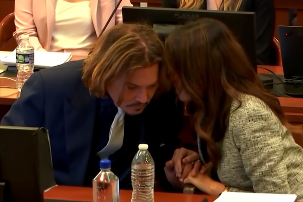 Advogada detona boatos de romance com Johnny Depp: 'Acusação antiética e  sexista' - Monet