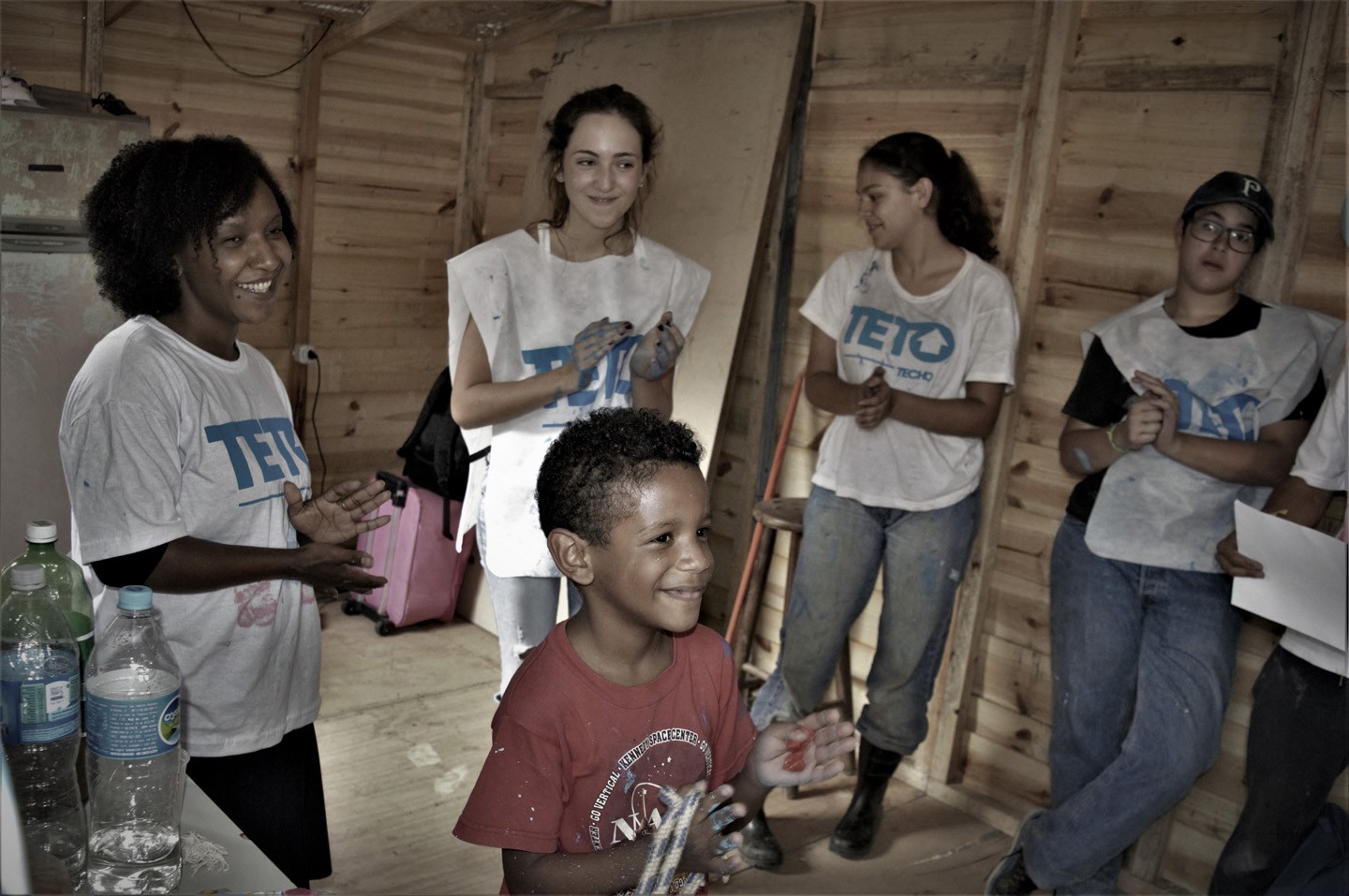 ONG constrói casas emergenciais para comunidades  (Foto: Divulgação)