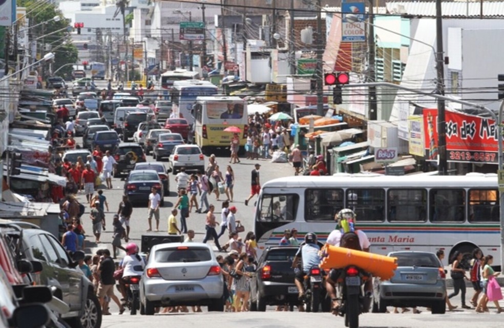 Capital potiguar tem população de 885.180 pessoas em 2017, segundo IBGE; na foto, o bairro do Alecrim. (Foto: Canindé Soares)