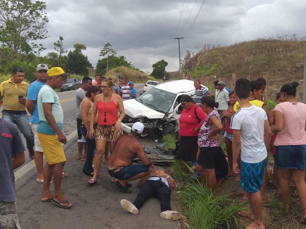 Homem ficou ferido em acidente na BR-316, em Atalaia, AL — Foto: Tv Gazeta