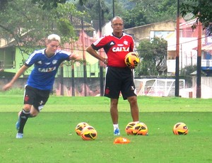 Adryan treino Flamengo (Foto: Fabio Leme)