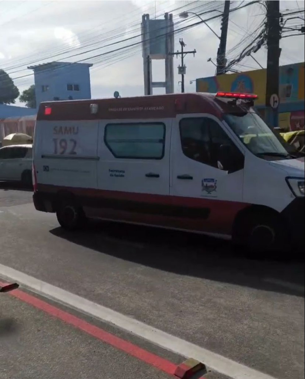 Samu atende a homem que sofreu choque elétrico no Graciliano Ramos, Maceió, AL; vítima morreu — Foto: Divulgação/ Samu Alagoas