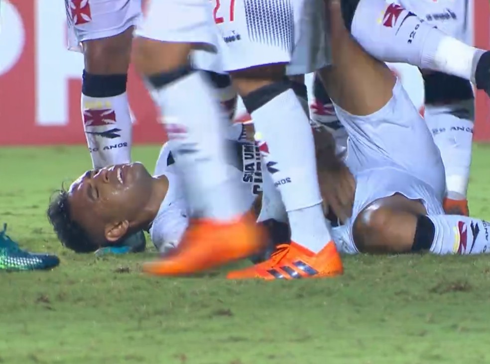 Werley tem fratura no bra�o (Foto: Reprodu��o)
