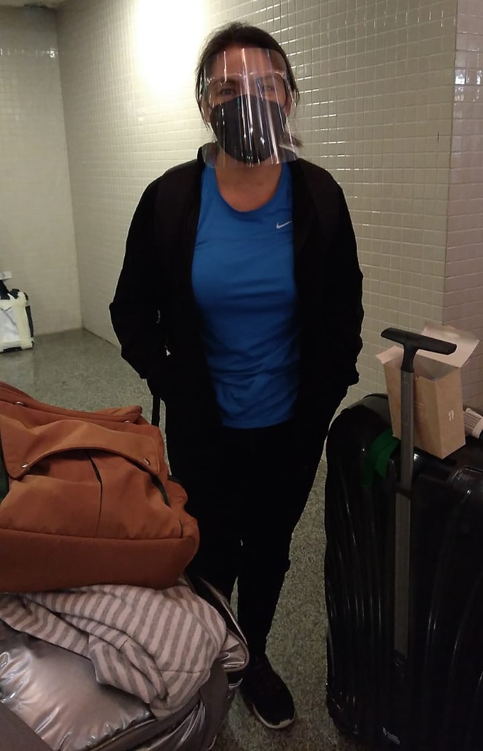 Jeny Abanto teme perder o voo para Madri caso não consiga embarcar nesta segunda (5)  — Foto: Crisley Souza/Rede Amazônica Acre