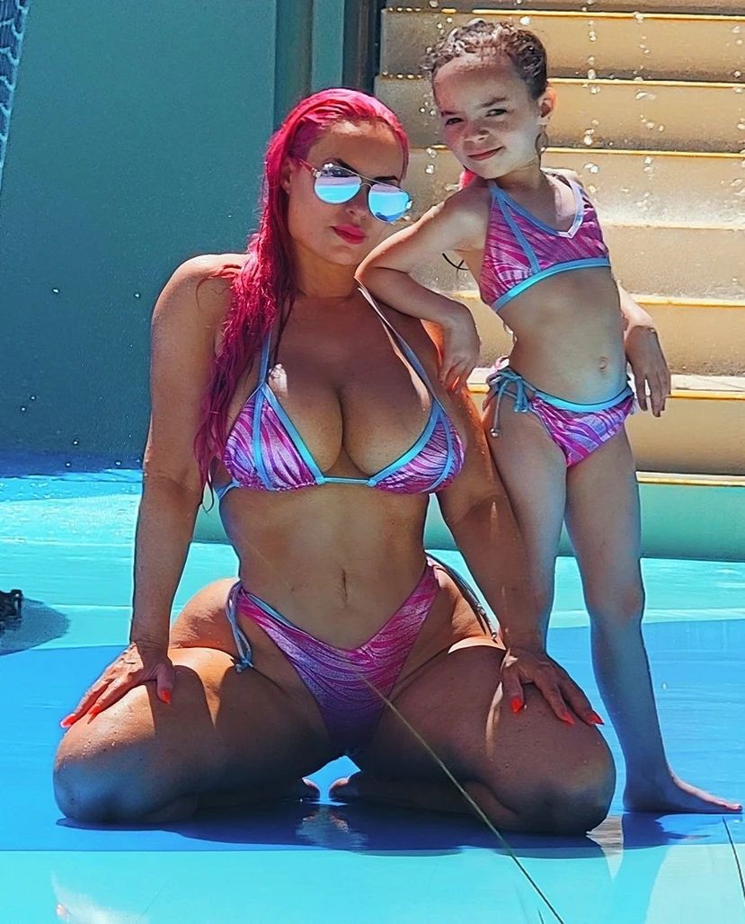 Coco Austin com sua filha, Chanel (Foto: Reprodução / Instagram)
