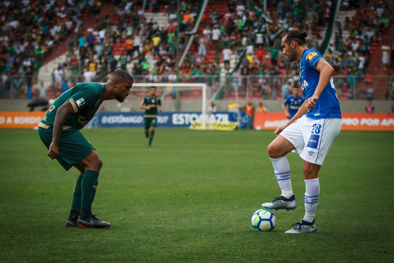 Mano elogia atuação de Barcos, mas projeta Raniel e Fred nos próximos dois jogos do Cruzeiro