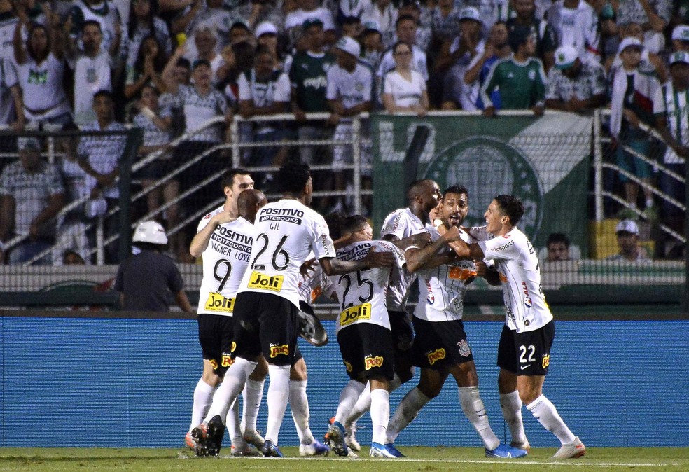 Michel fez um golaço no último clássico contra o Palmeiras — Foto: Marcos Ribolli