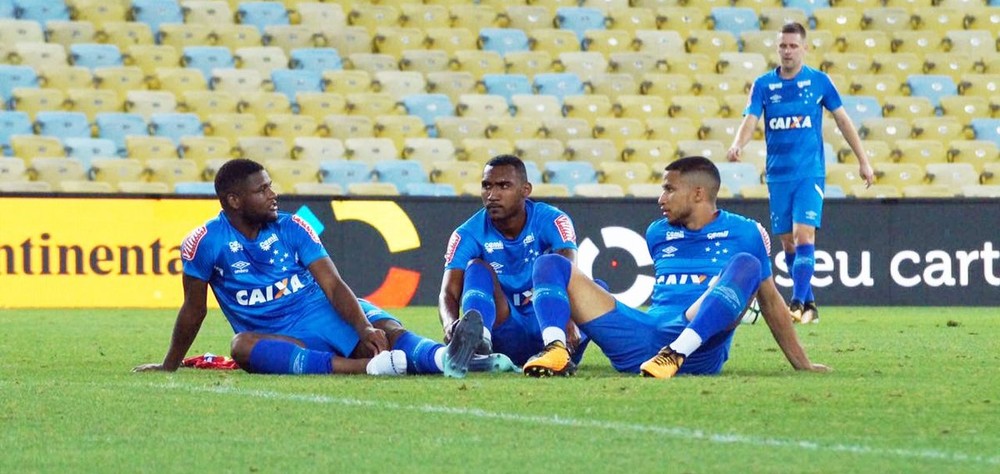 Cruzeiro cumpre meta, vê talento na base e projeta subir meio time em 2018