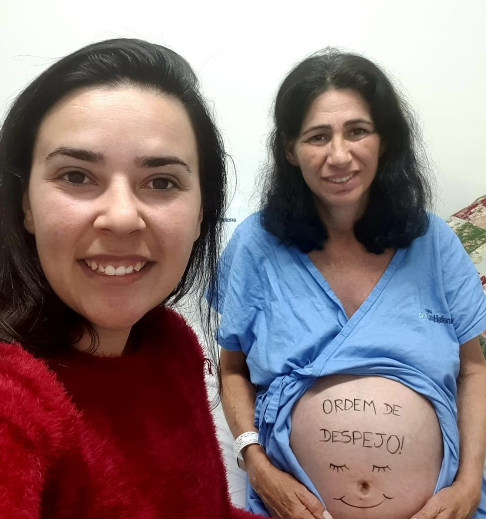 Ingrid e a mãe  — Foto: Prefeitura de Florianópolis/Divulgação