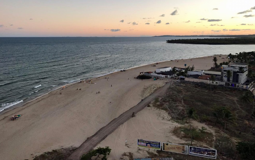 Pista instalada em Barra de Jangada fica no meio da praia — Foto: Eddie Rodrigues/Reprodução/WhatsApp