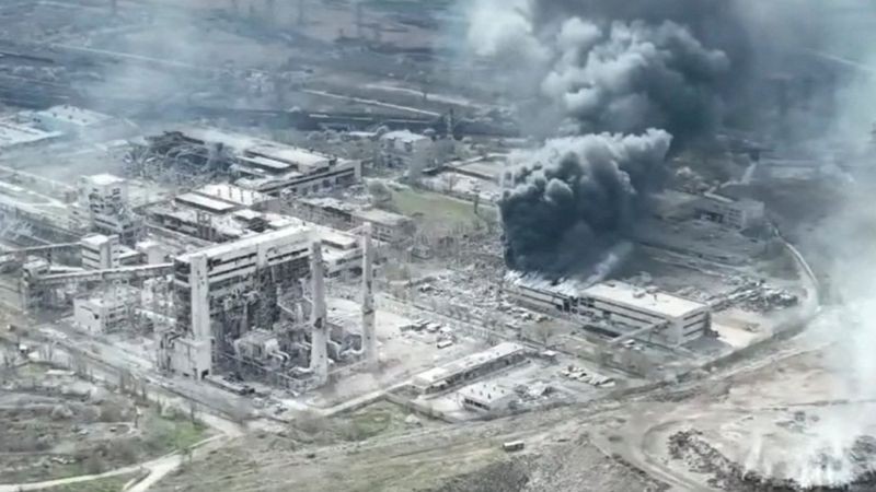 A siderúrgica de Azovstal é o último reduto de resistência em Mariupol (Foto: Reuters via BBC News)