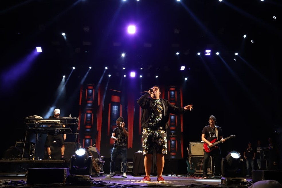 Trio da Huanna se apresenta na Vila Jardim dos Namorados — Foto: Laércio Lacerda
