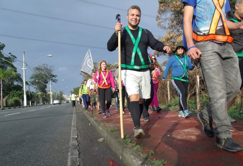 Devotos caminham 30 km por dia para chegarem ao Santuário de Aparecida, em  SP | Educação | G1