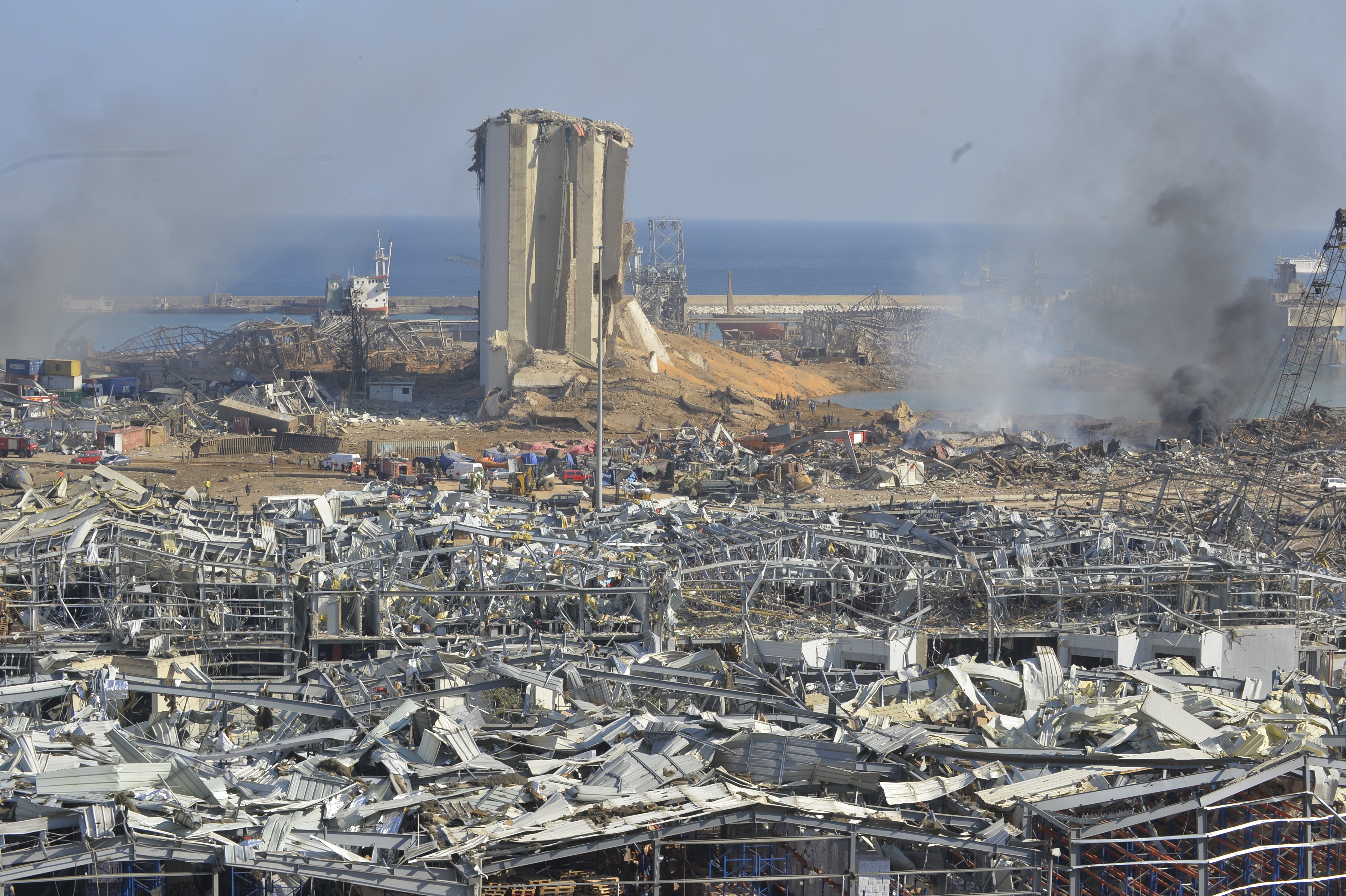 A destruição causada no porto de Beirute após a explosão que atingiu a capital do Líbano (Foto: Getty Images)