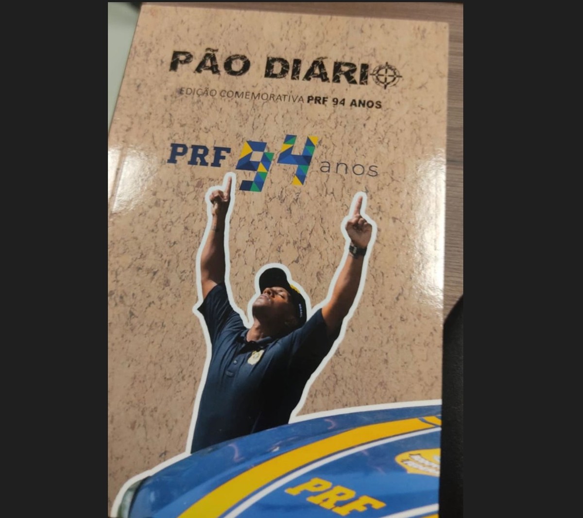 Governo distribui livros na PRF com recomendação de leitura da Bíblia e gera incômodo em servidores