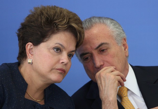 A presidente Dilma Rousseff e o vice-presidente Michel Temer durante a entrega do Prêmio FINEP de Inovação 2011 em Brasília (Foto: Beto Barata/Estadão Conteúdo)