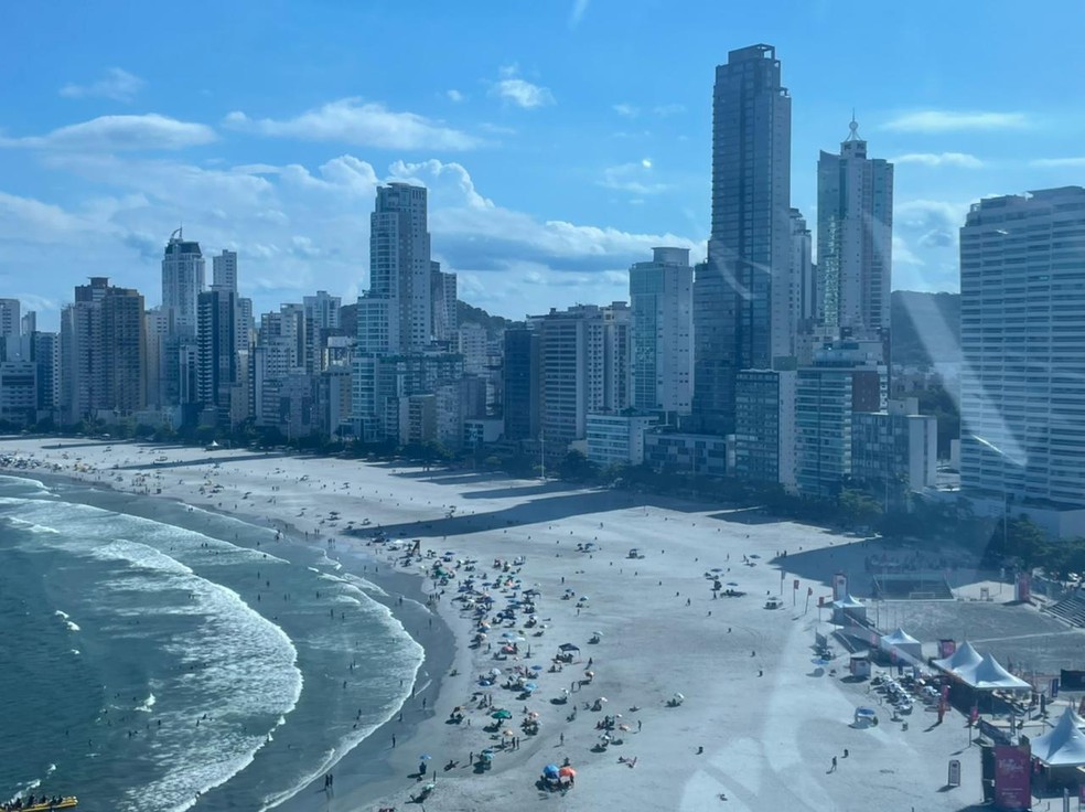 Vista do bondinho de Balneário Camboriú — Foto: Clarissa Battistella/g1 SC