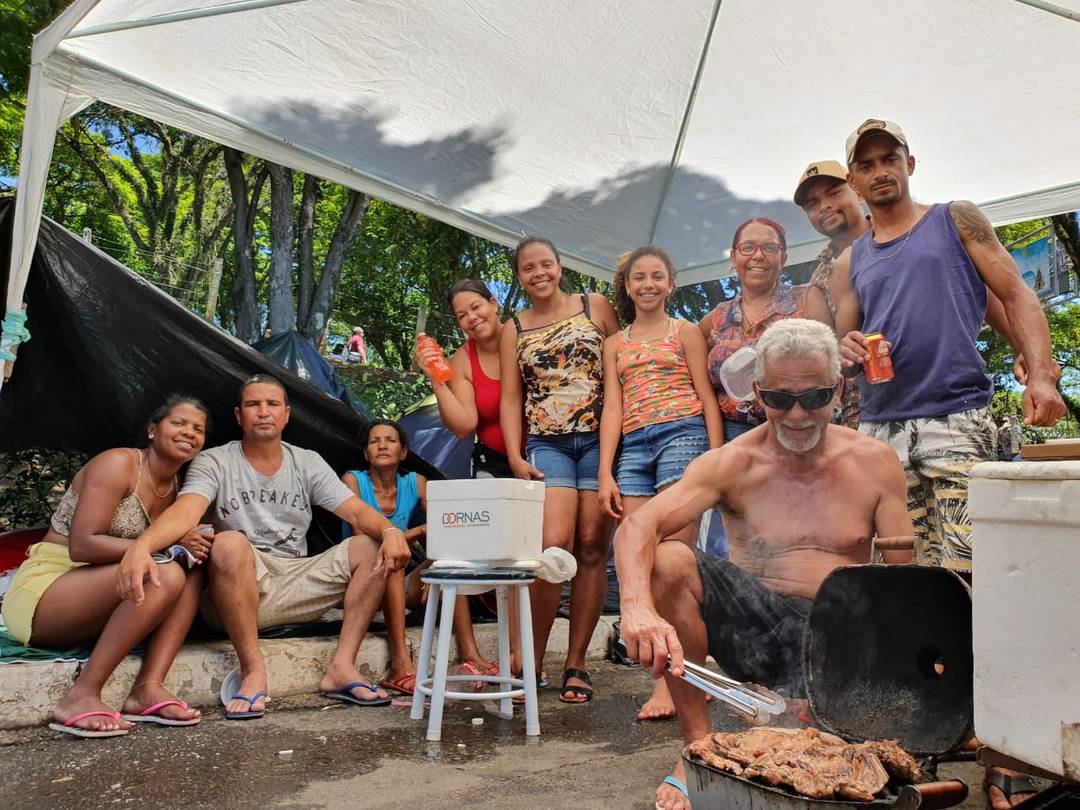 Grupo de Minais Gerais reunido para o almoço
