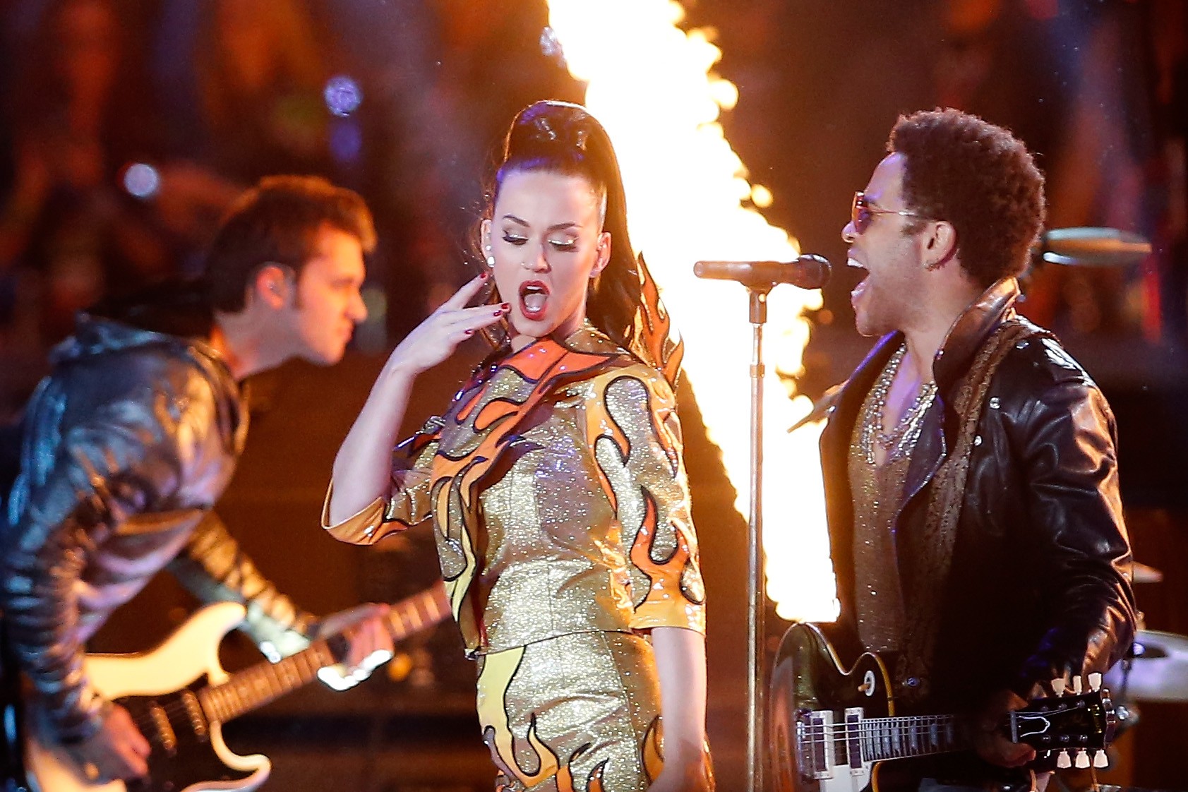 Katy Perry e Lenny Kravitz no Super Bowl de 2015 (Foto: Getty Images)