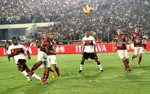 Jogadores do Fla se conformam com volta no Rio: Está de bom tamanho