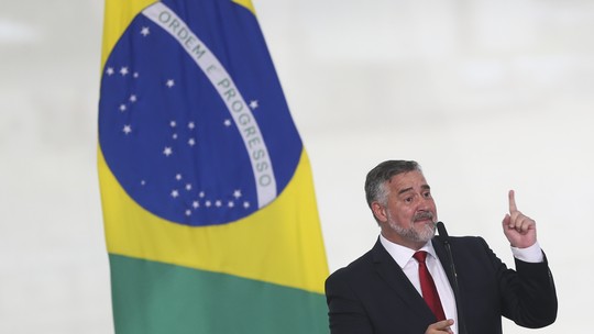 Pimenta diz que não tem nexo vincular fala de Lula contra Moro e operação da PF