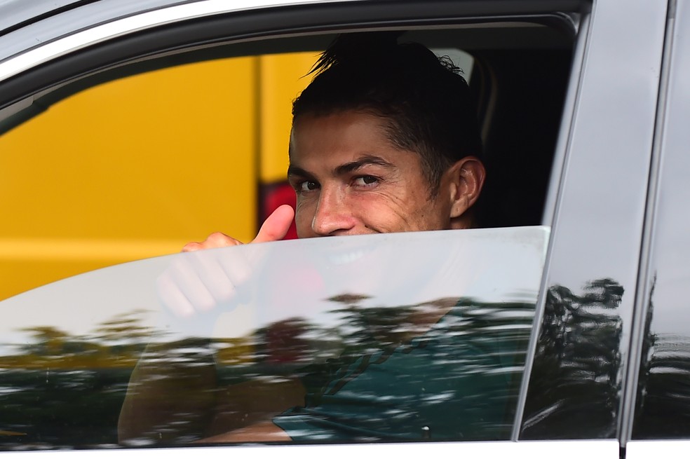 Cristiano Ronaldo chega ao CT da Juventus — Foto: Reuters
